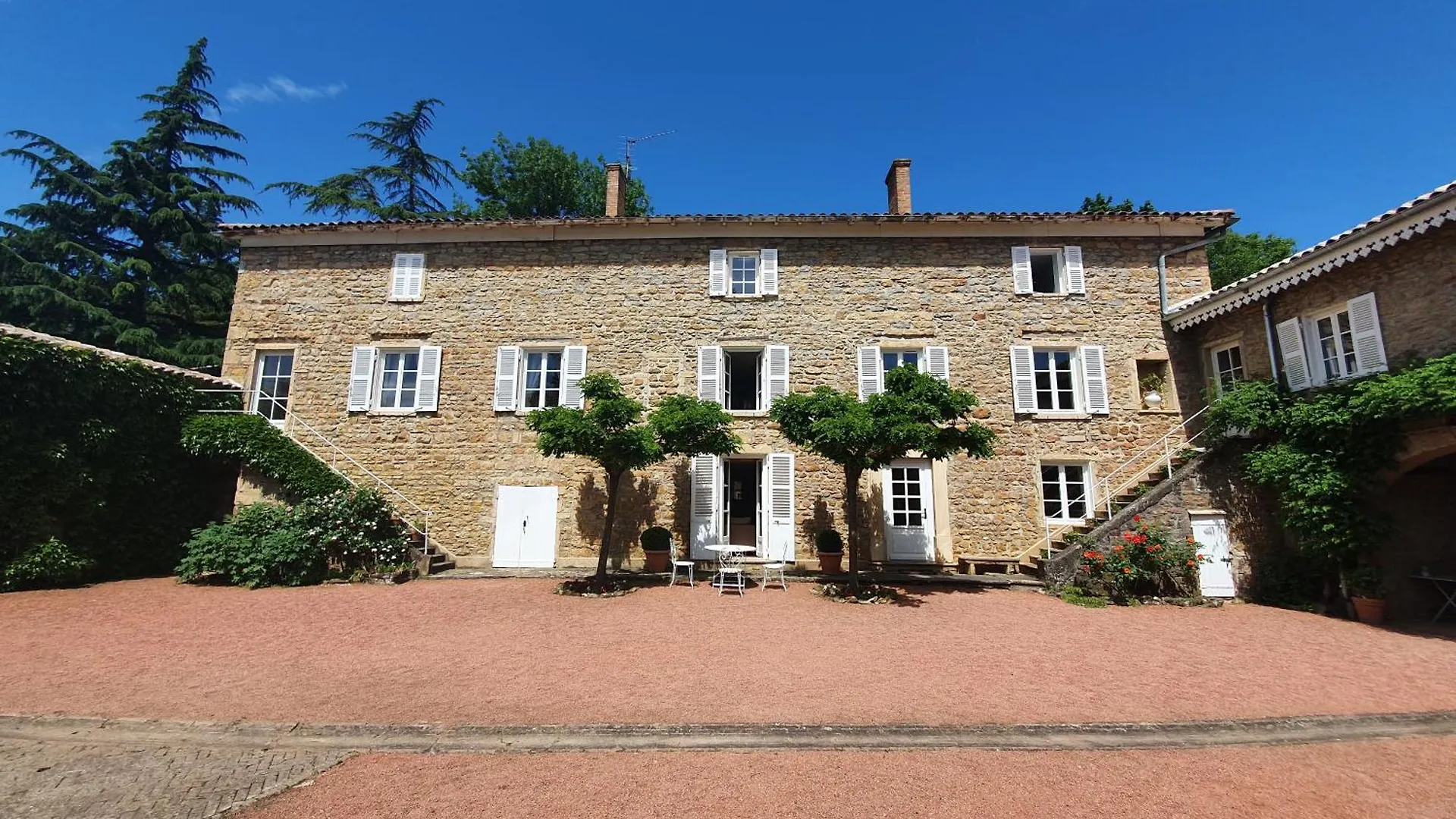 Domaine Des Franchises - Beaujolais Village - Charme Et Authenticite Au Coeur Des Pierres Dorees Denice